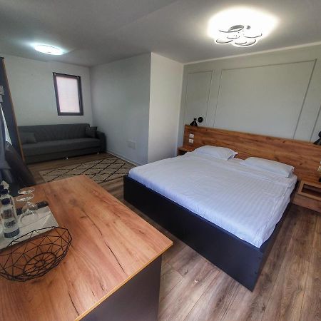 Vily Luxury Rooms Focşani Екстериор снимка