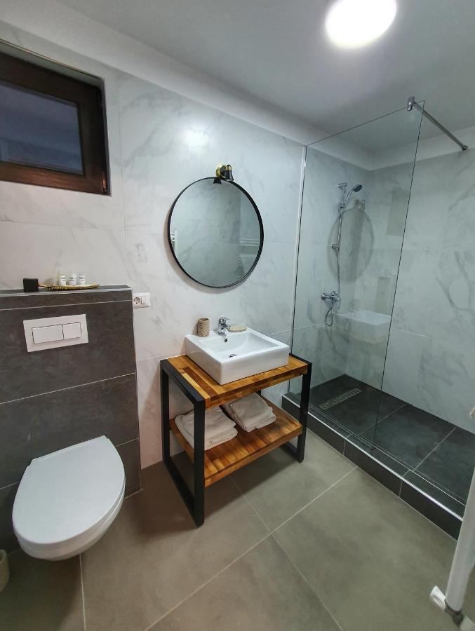 Vily Luxury Rooms Focşani Екстериор снимка