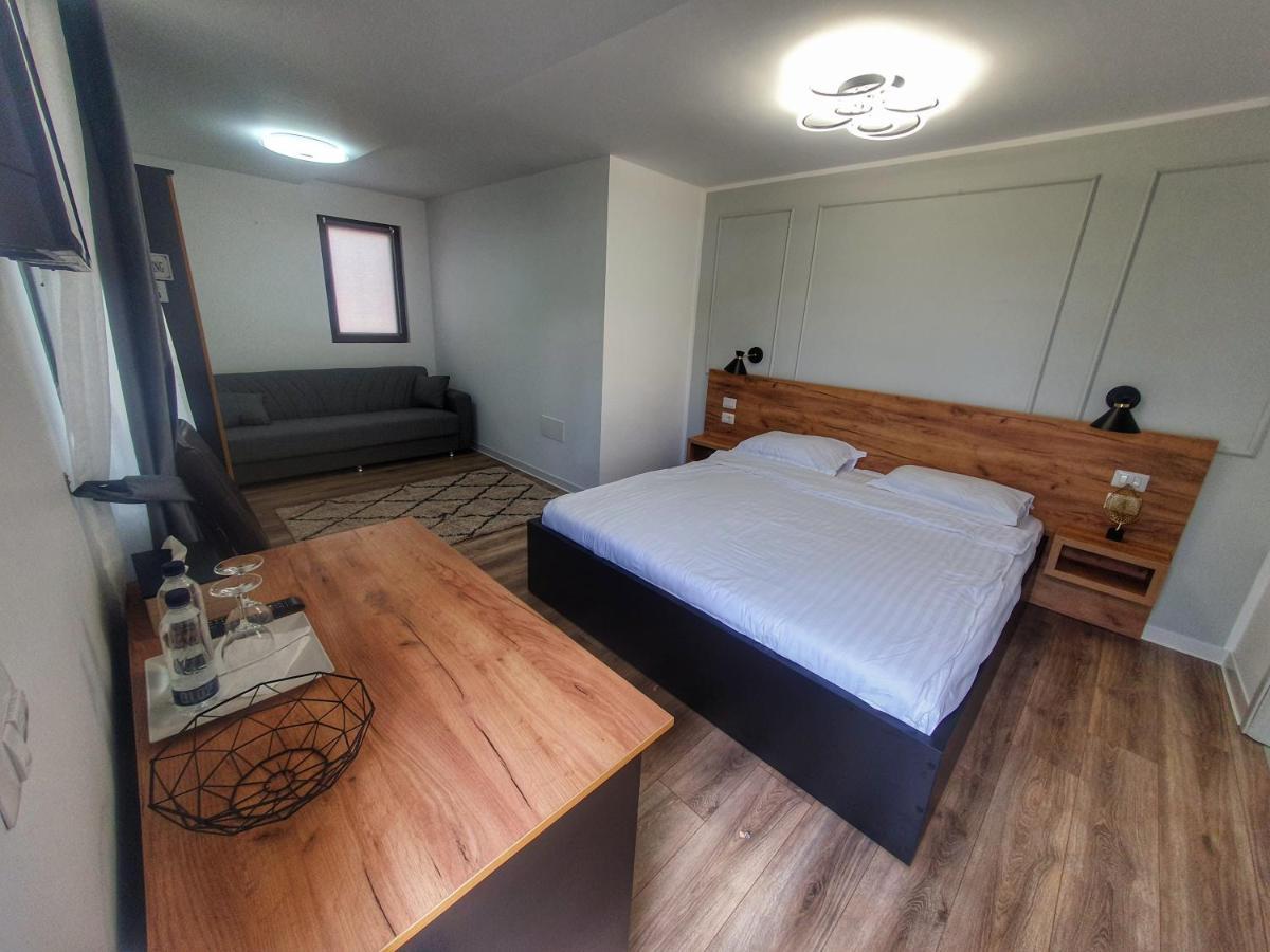 Vily Luxury Rooms Focşani Екстериор снимка