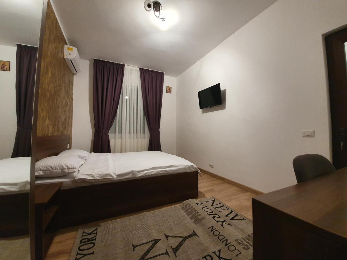 Vily Luxury Rooms Focşani Екстериор снимка