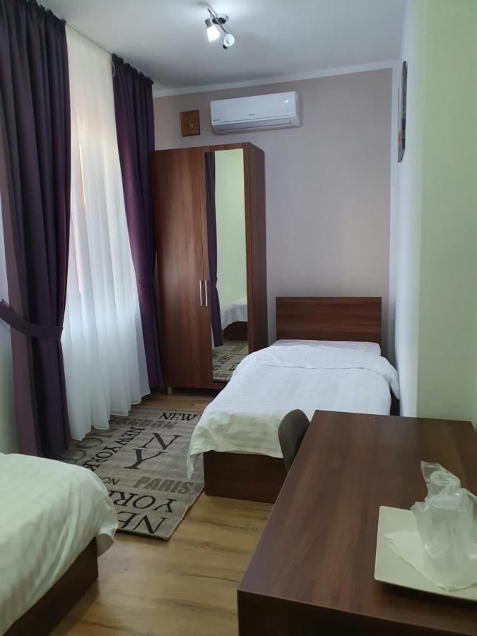 Vily Luxury Rooms Focşani Екстериор снимка