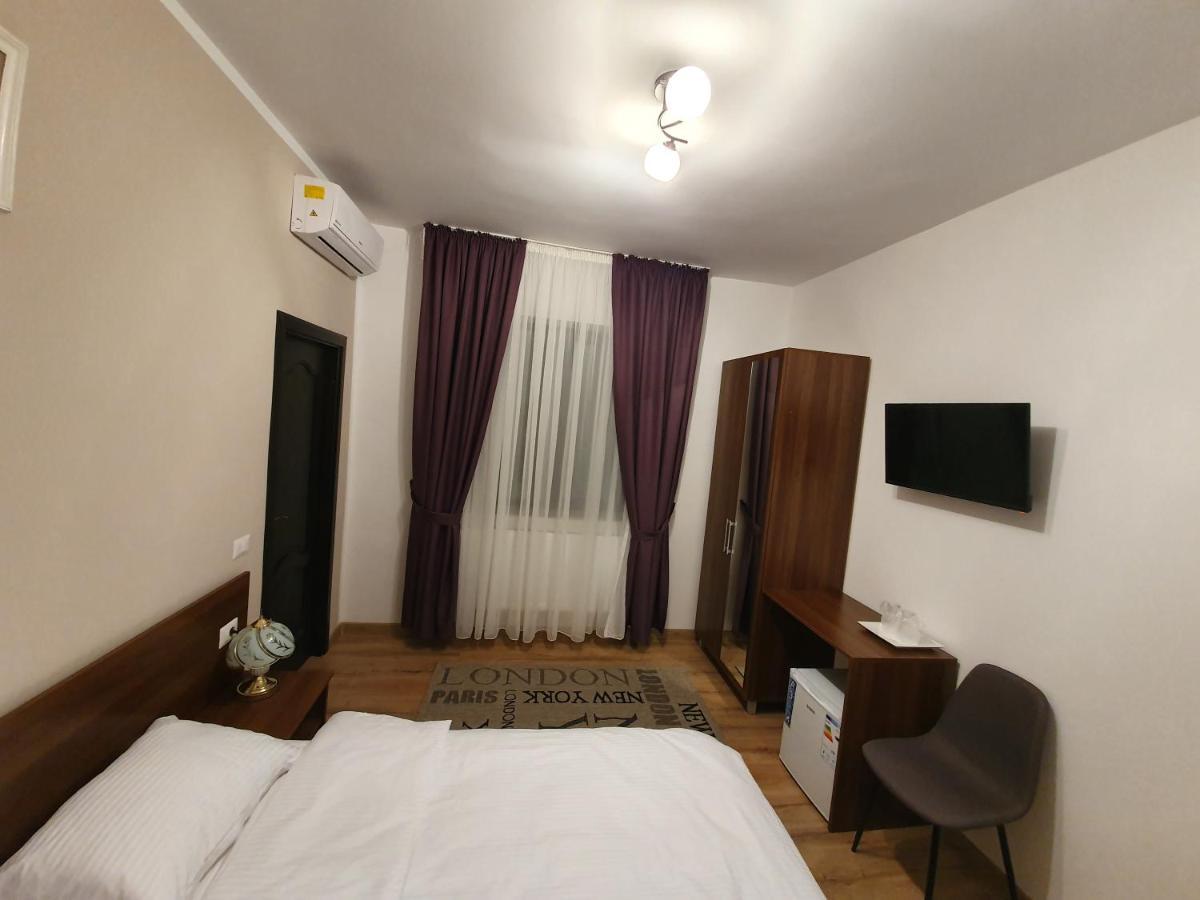 Vily Luxury Rooms Focşani Екстериор снимка